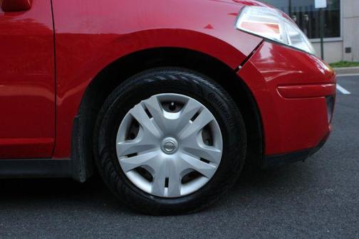 Red Alert 2012 Nissan Versa 1.8 S