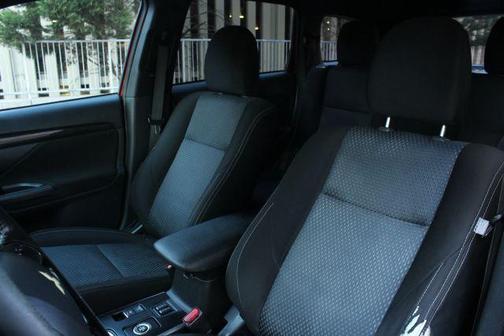2018 Mitsubishi Outlander LE