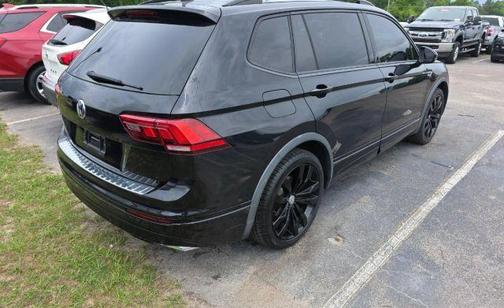 Deep Black Pearl Effect 2021 Volkswagen Tiguan 2.0T SE R-Line Black