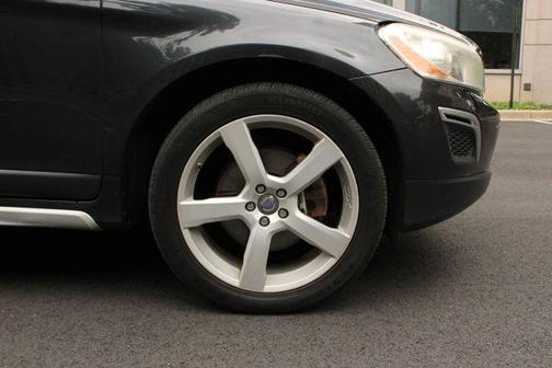 2012 Volvo XC60 T6 R-Design