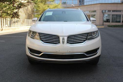 White 2016 Lincoln MKX Reserve