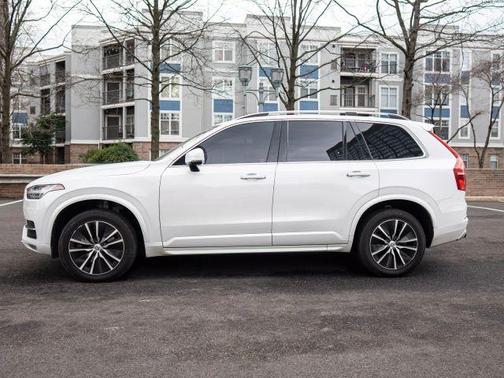 2018 Volvo XC90 T5 Momentum
