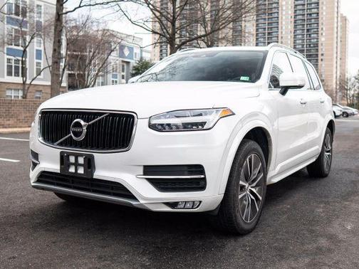 2018 Volvo XC90 T5 Momentum