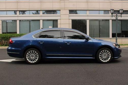 2017 Volkswagen Passat 1.8T SE
