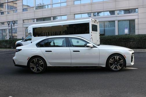 2024 BMW i7 eDrive50