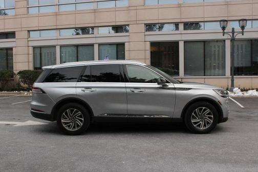 2023 Lincoln Aviator Standard AWD