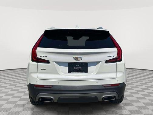 Crystal White Tri-Coat 2019 Cadillac XT4 Premium Luxury