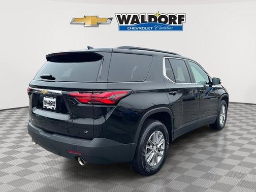 Mosaic Black Metallic 2023 Chevrolet Traverse LT Leather