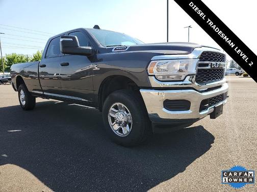 2024 RAM 3500 Tradesman Crew Cab 4x4 8' Box