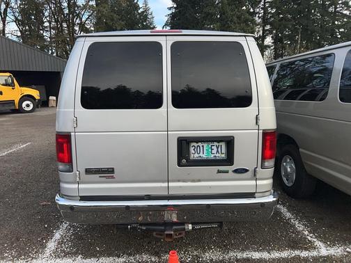 2011 Ford E350 Super Duty XLT