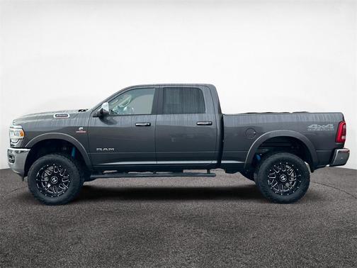 2022 RAM 2500 Laramie Crew Cab 4x4 6'4' Box