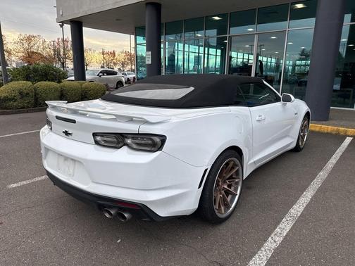 2022 Chevrolet Camaro RWD Convertible LT1