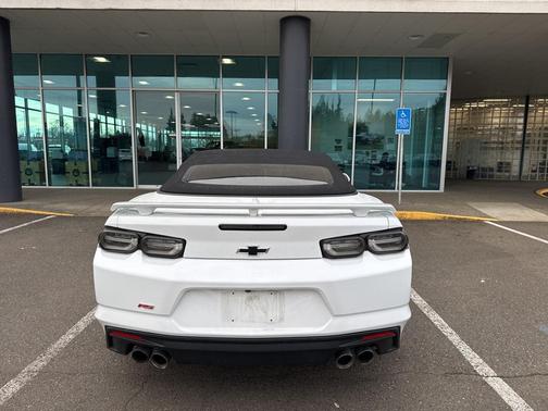2022 Chevrolet Camaro RWD Convertible LT1