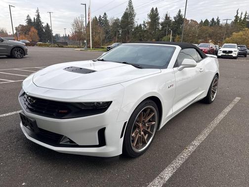 2022 Chevrolet Camaro RWD Convertible LT1