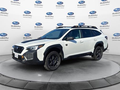 Crystal White Pearl 2025 Subaru Outback Wilderness