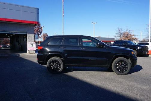 2022 Jeep Grand Cherokee Laredo