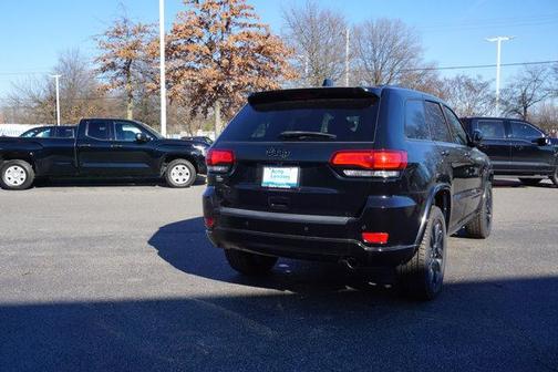 2022 Jeep Grand Cherokee Laredo