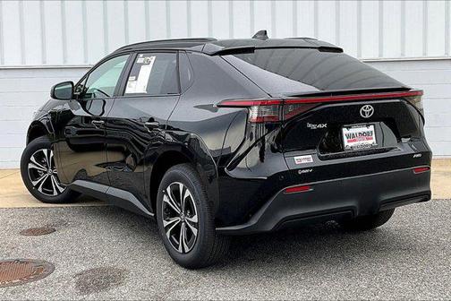 2025 Toyota bZ4X XLE