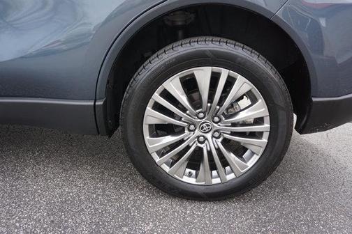 2022 Toyota Venza XLE