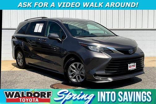 2022 Toyota Sienna LE