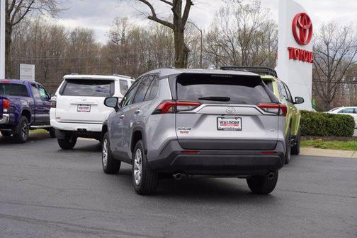 2021 Toyota RAV4 LE