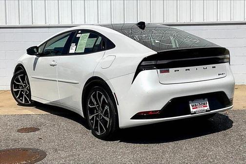 2025 Toyota Prius L