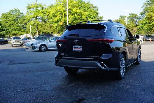 2023 Toyota Highlander Platinum
