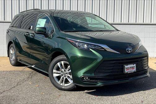 2025 Toyota Sienna XLE