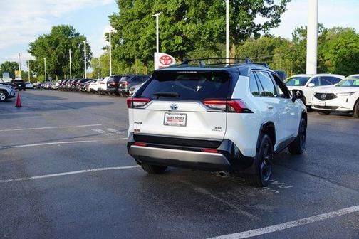 2019 Toyota RAV4 Hybrid SE