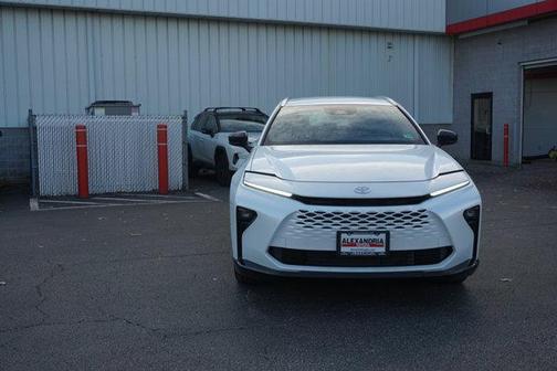 2025 Toyota Crown Signia XLE