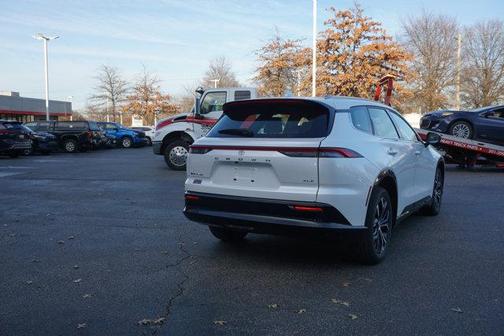 2025 Toyota Crown Signia XLE