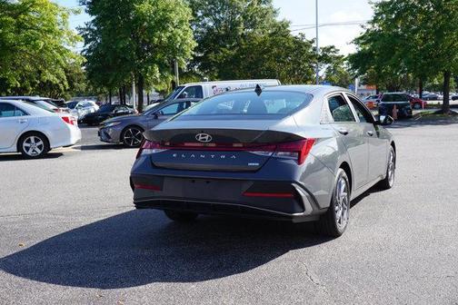 2024 Hyundai ELANTRA HEV Blue
