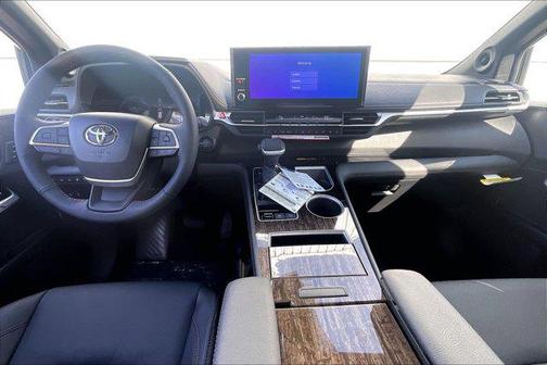 Wind Chill Pearl 2026 Toyota Sienna Platinum