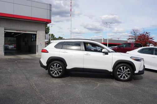 2023 Toyota Corolla Cross XLE