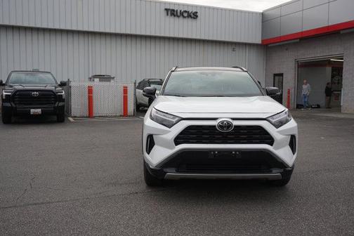 2025 Toyota RAV4 Hybrid SE