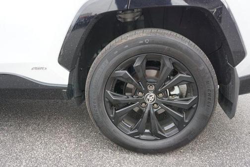 2025 Toyota RAV4 Hybrid SE