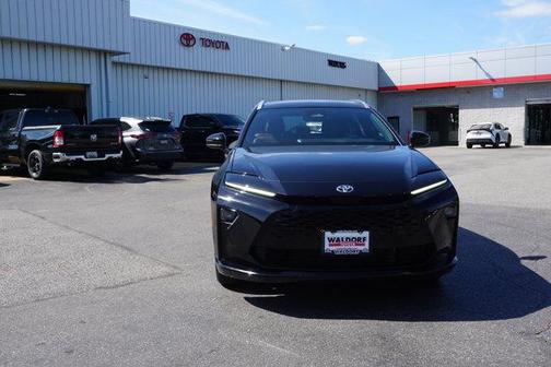 2025 Toyota Crown Signia XLE