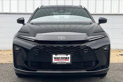 2025 Toyota Crown Signia XLE