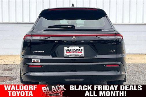 2025 Toyota Crown Signia XLE