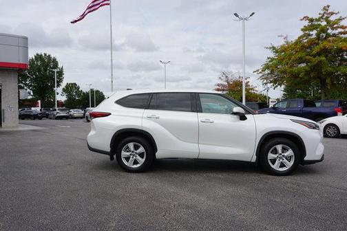 2022 Toyota Highlander LE