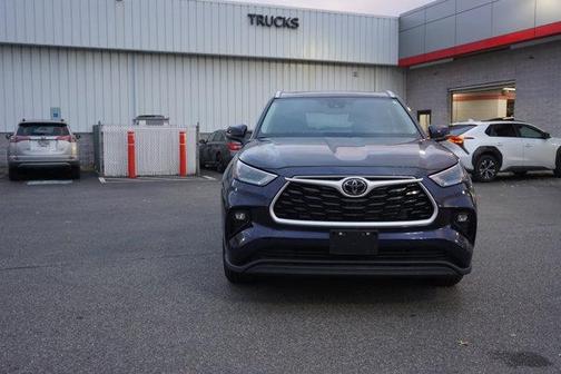 2025 Toyota Highlander XLE