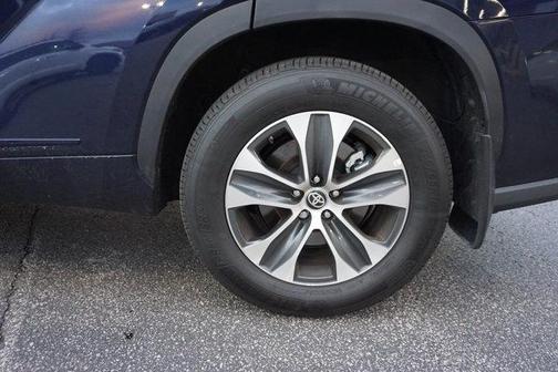 2025 Toyota Highlander XLE