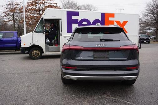 2019 Audi e-tron Premium Plus