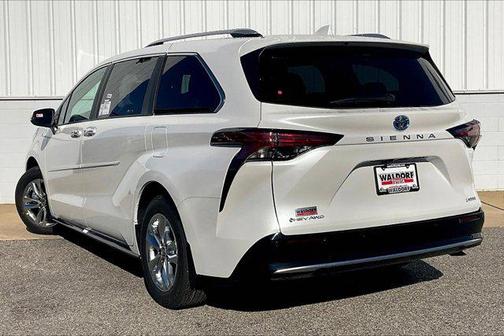 2025 Toyota Sienna Limited 7-Passenger