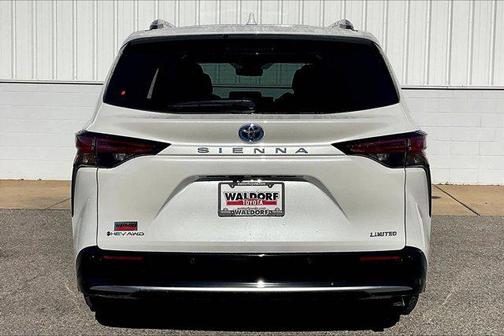 2025 Toyota Sienna Limited 7-Passenger