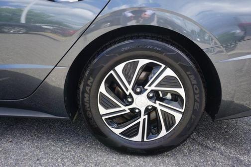2023 Hyundai SONATA Hybrid Base