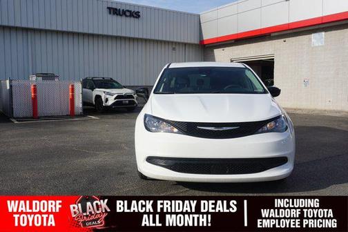 2024 Chrysler Voyager LX