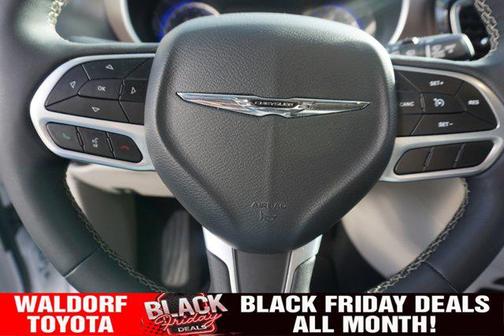 2024 Chrysler Voyager LX