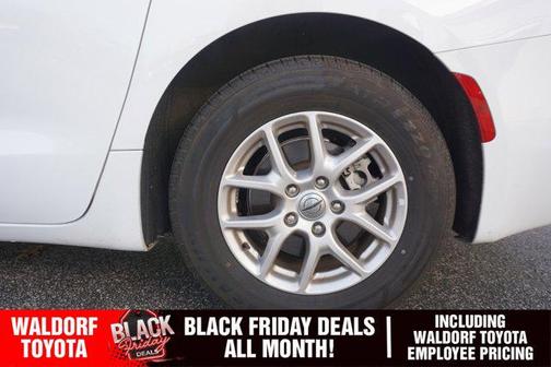 2024 Chrysler Voyager LX