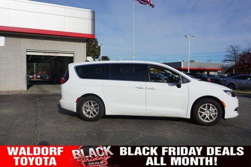 2024 Chrysler Voyager LX